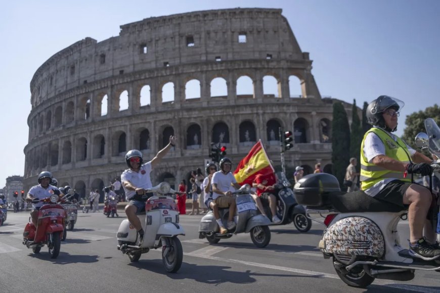 Opmerkelijk – Rome viert 80 jarige iconische Italiaanse Vespa-scooter met duizenden Vespa-rij