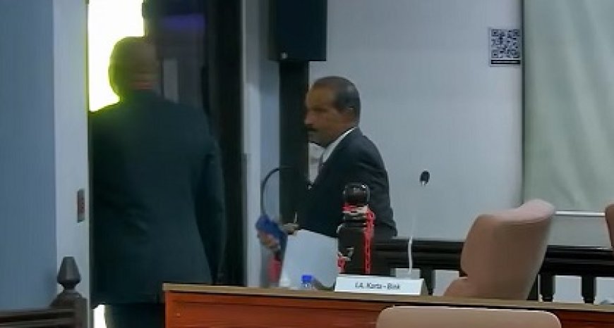 Mahinder Jogi uit vergaderzaal DNA gezet na aanvaring met Adhin
