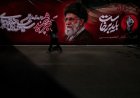 Rouwenden betuigen hun eer terwijl de gedode Iraanse leider Ali Khamenei opgebaard ligt