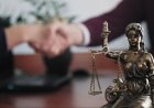 Tweede kans voor de dader –  Levenslange gevolgen voor het slachtoffer.