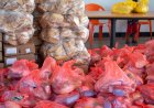 Ruim 200 huishoudens Pikin Saron krijgen voedsel en drinkwater