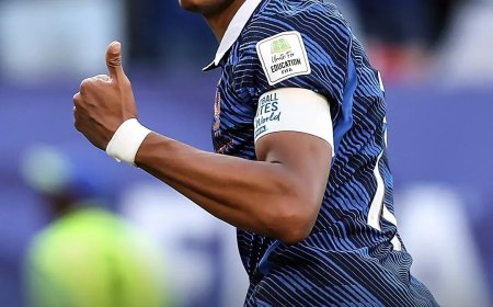Mbappé evenaart Messi in strijd om Gouden Schoen