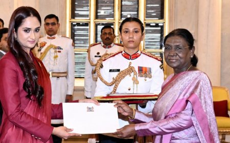 Ambassadeur Hanisha Jairam biedt geloofsbrieven aan bij president Murmu