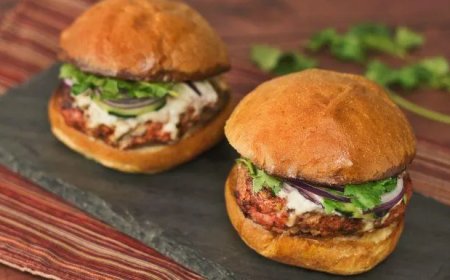 Pittige burger met Indiase invloeden