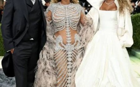 Beyoncé en Blue Ivy verrassen publiek bij Jay-Z’s concert in New York