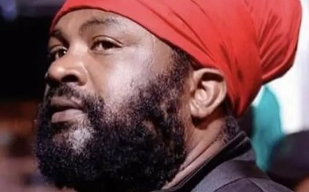Reggaezanger Fantan Mojah (49) overleden