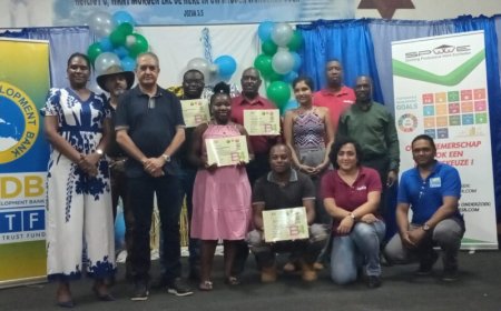 Deelnemers ronden hydroponics-training bij Stichting Engedi succesvol af