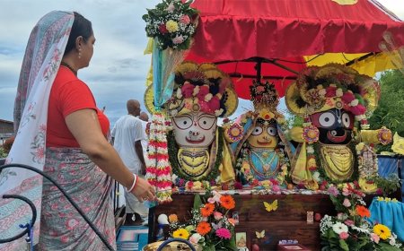 Honderden gelovigen trekken door Paramaribo tijdens elfde Kar-festival