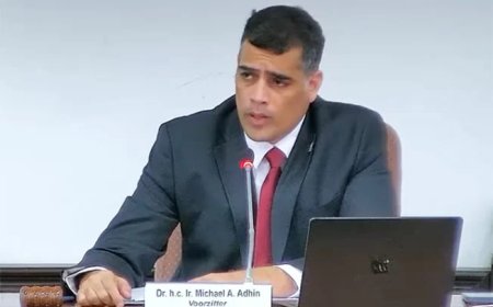 Adhin stelt behandeling grensprotocol uit voor overleg met traditioneel gezag