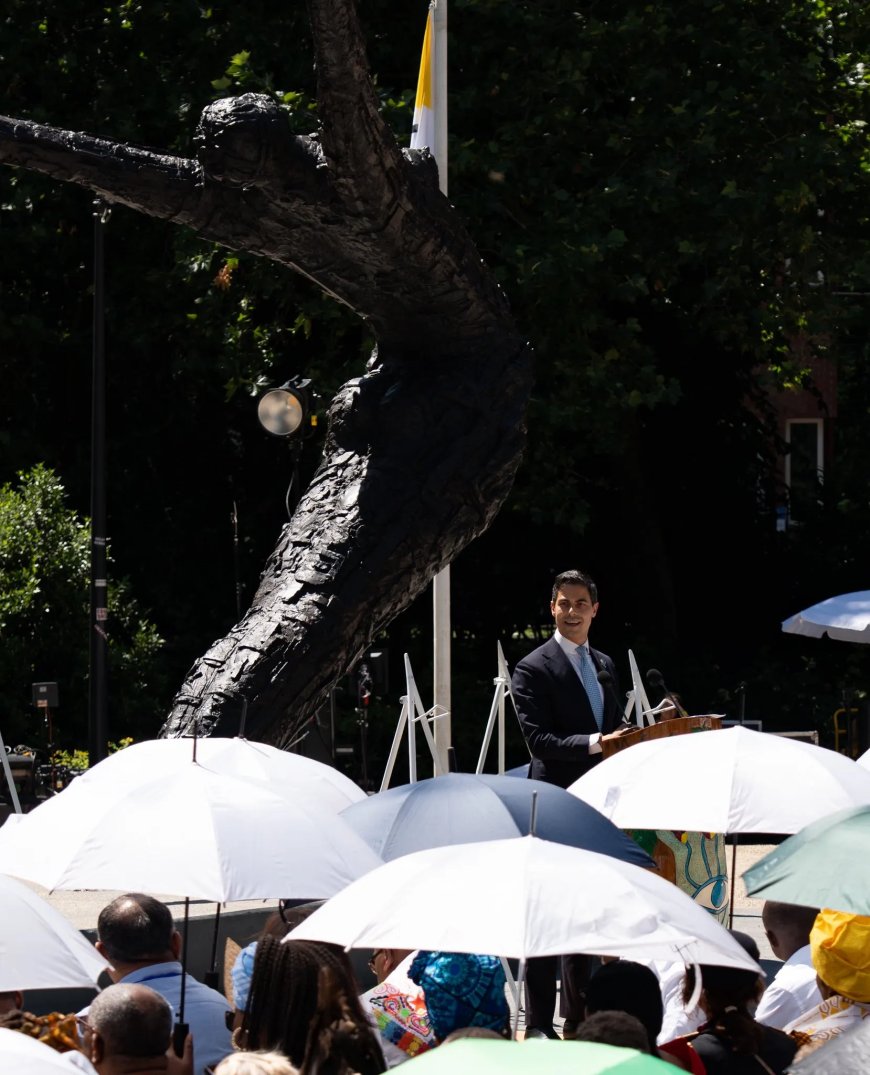 Premier Rob Jetten bij slavernijherdenking: ‘Een schandvlek in de geschiedenis”