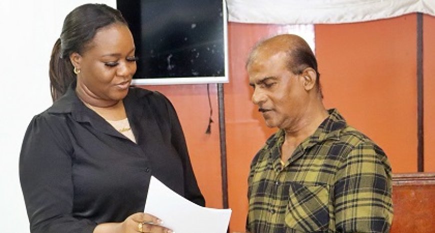 Huur installeert besturen van twaalf waterschappen in Nickerie