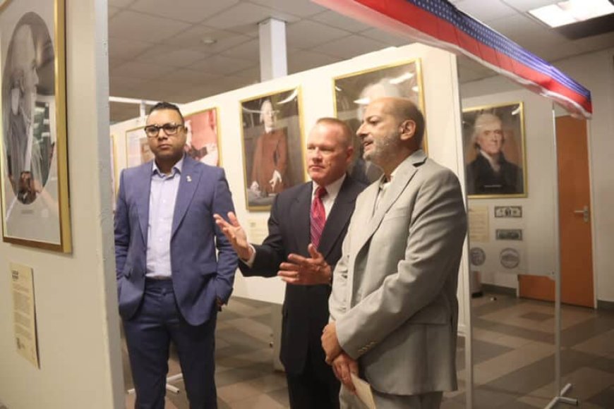 Amerikaanse ambassade opent tentoonstelling over 250 jaar Amerikaanse onafhankelijkheid