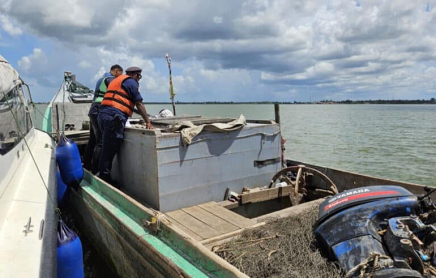 Drugs aangetroffen in vissersboot voor de kust van Suriname