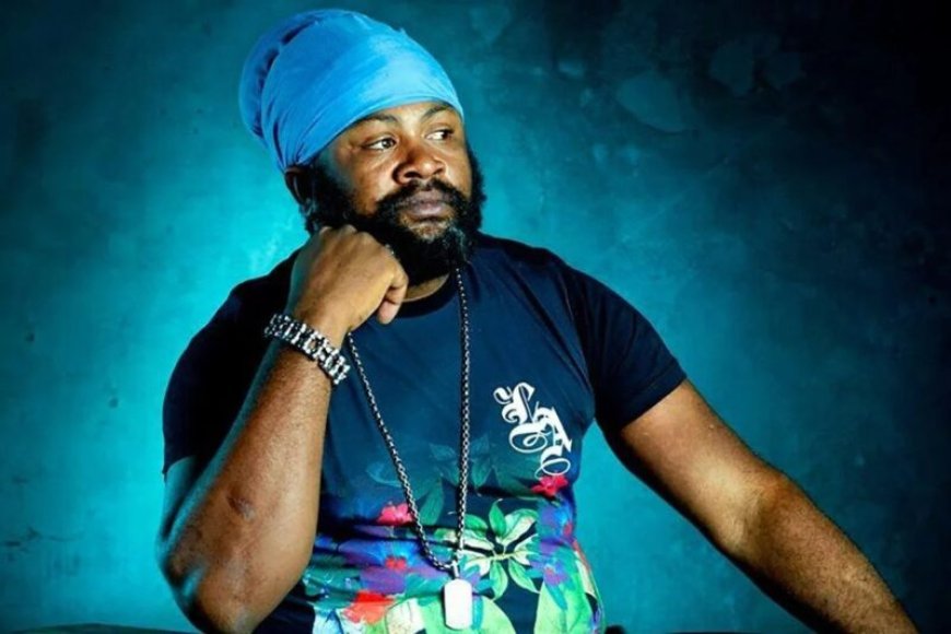 Fantan Mojah overleden; reggaewereld verliest een van haar meest inspirerende stemmen