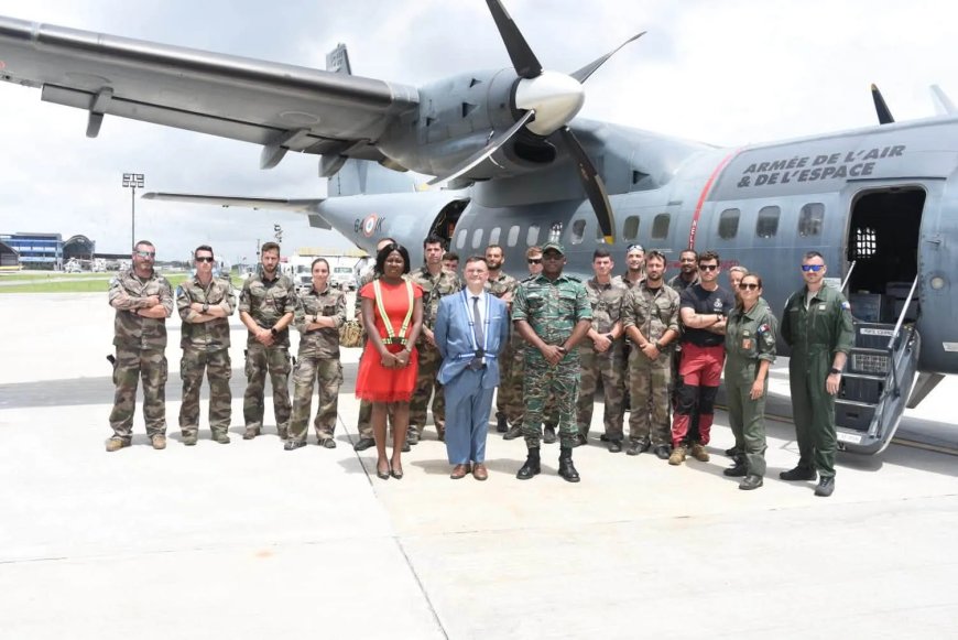 Frans team uit Frans-Guyana met 12 duikers in Guyana voor hulp na veerbootramp