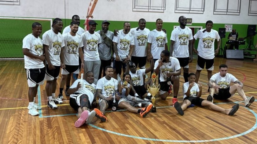 Three-peat: Ruckers wint titel na thriller tegen De Arend