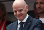 Infantino blijft FIFA-president na crisisoverleg en biedt excuses aan