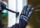 Inbrekers stelen goud en jachtgeweer