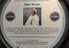 Satya Dharma Platinum Award voor Edgar Burgos tijdens Participatieparade in Hoogvliet