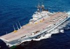 Beelden -Italië schenkt vliegdekschip aan Indonesië