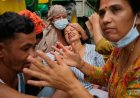 Nepal haast zich om vastzittende arbeiders te redden; dodental boven 900