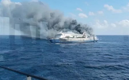 Minstens vijf doden en 41 vermisten na brand op veerboot bij Indonesië