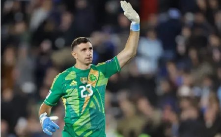 Transfer Dibu Martínez naar Juventus definitief van de baan