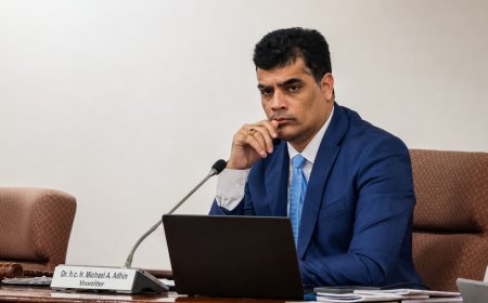 Adhin positief over economische koers regering, maar wil snellere uitvoering