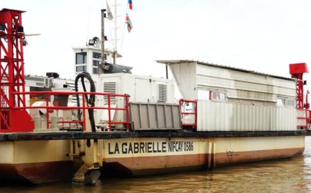 Veerdienst La Gabrielle tussen Saint-Laurent en Albina opnieuw stilgelegd