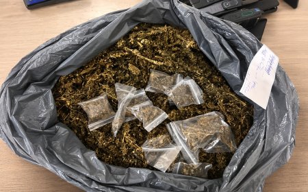 Bijna 3 kilo vermoedelijke drugs onderschept bij inval in Paramaribo