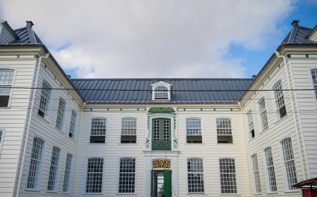 Man zakt neer bij nieuw DNA-gebouw en overlijdt