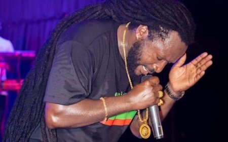 Bigstar Tega wordt gehuldigd tijdens eerste Matawai Festival