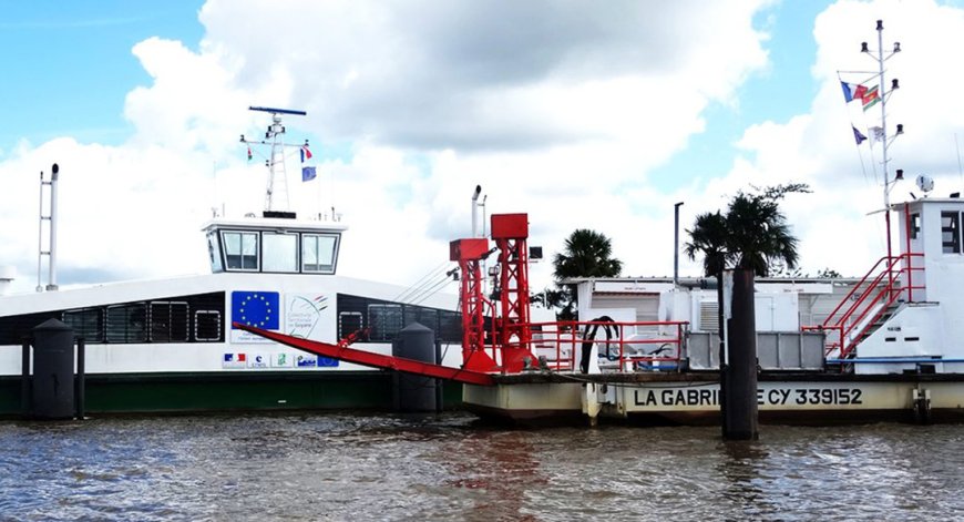 Veerboot tussen Albina en Frans-Guyana tijdens feestdagen uit de vaart