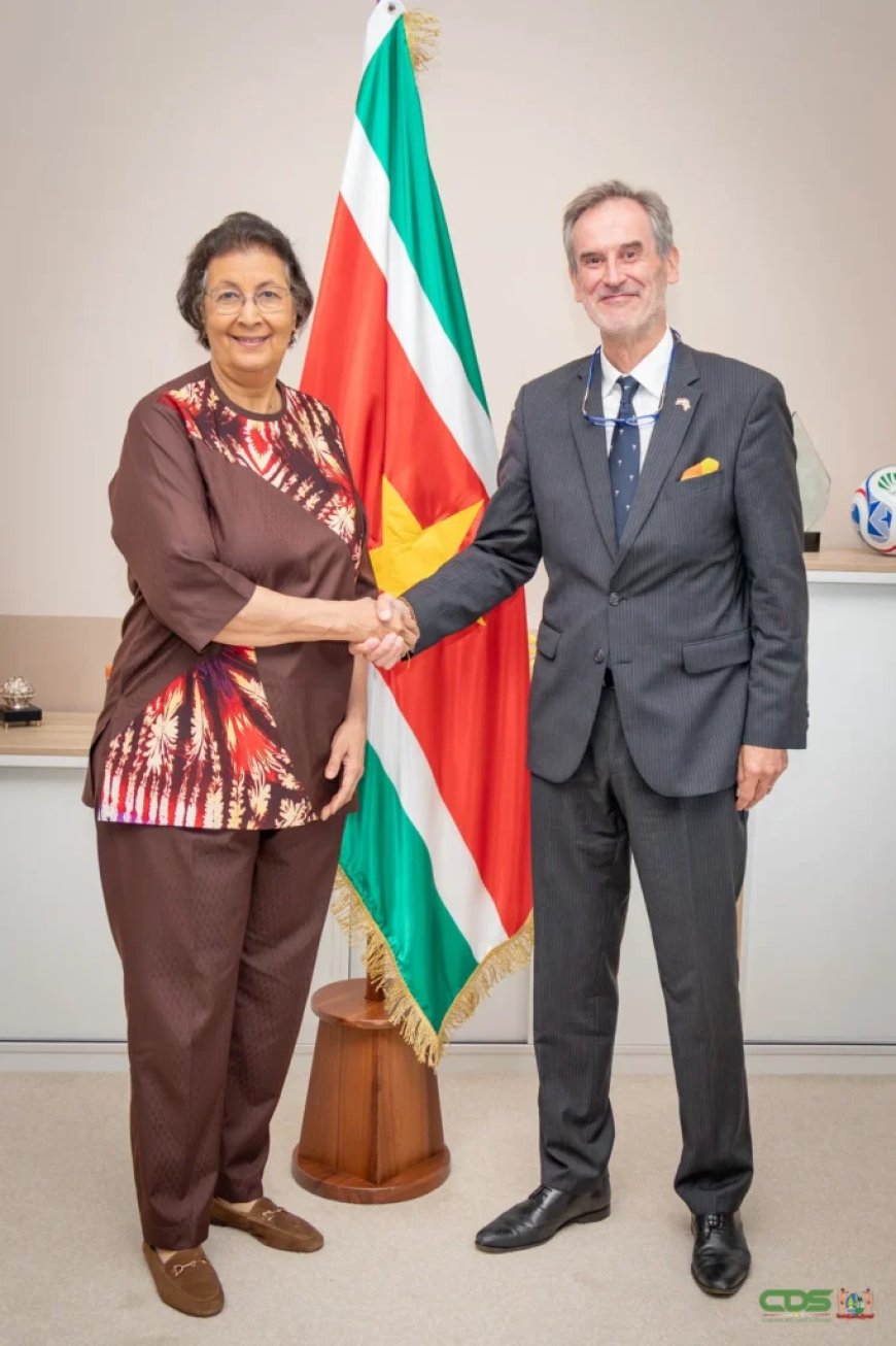 Nederlandse ambassadeur neemt afscheid met lof voor Suriname