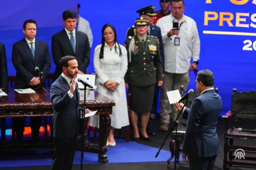 Abelardo de la Espriella beëdigd als nieuwe president van Colombia