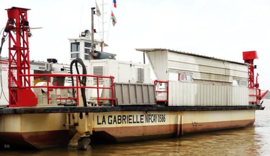 Veerdienst La Gabrielle tussen Saint-Laurent en Albina opnieuw stilgelegd