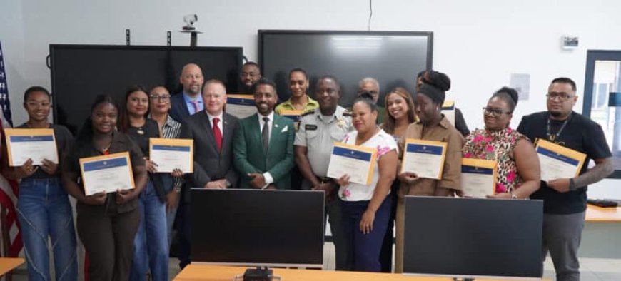Amerikaanse ambassade ondersteunt KPS met training in data-analyse