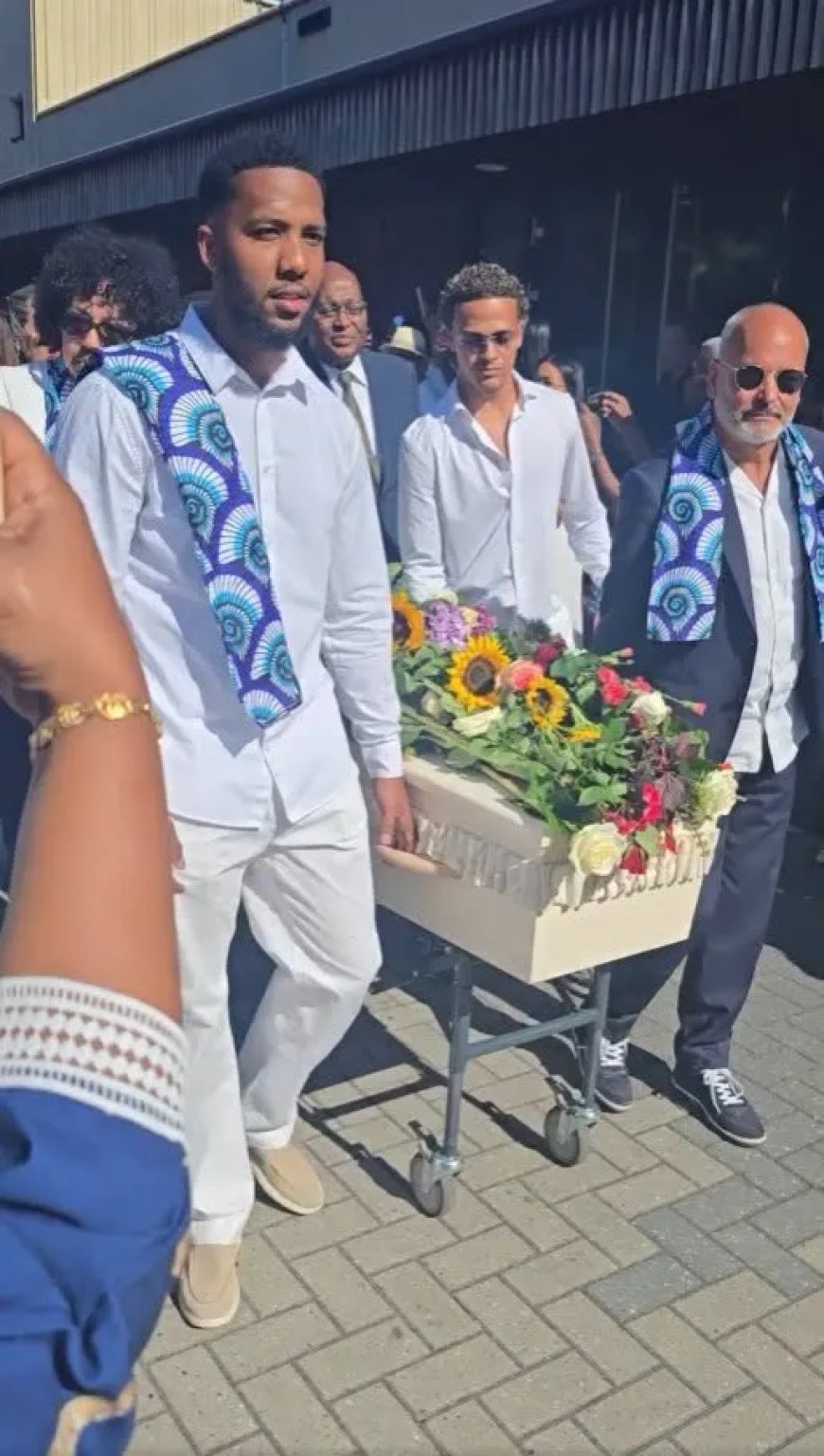 Borger Breeveld herdacht als man die Suriname liet lachen
