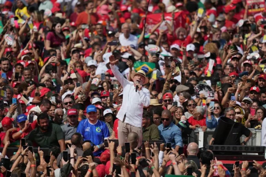 Braziliaanse presidentskandidaten Lula en Bolsonaro starten verkiezingscampagne
