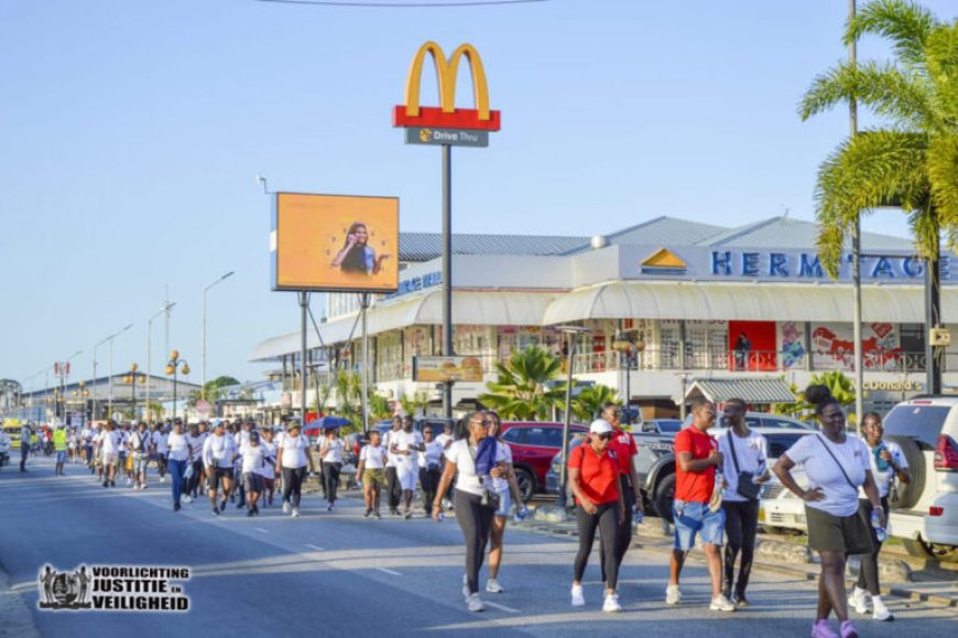 Verkeersveiligheidsmaand van start met bewustwordingswandeling in Paramaribo