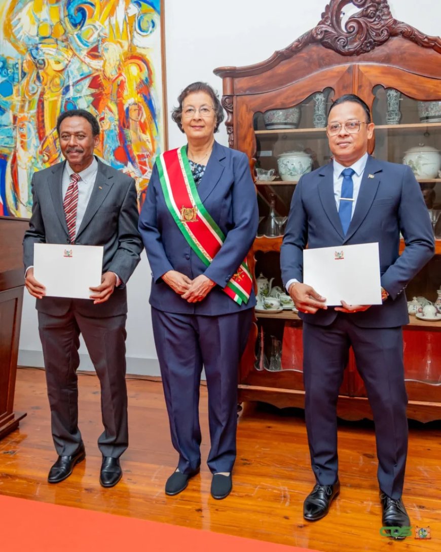 Fernald en Atmodimedjo beëdigd als ambassadeurs