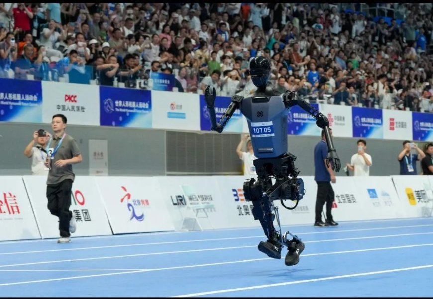HUMANOÏDE ROBOT LOOPT 100 METER SNELLER DAN BOLT