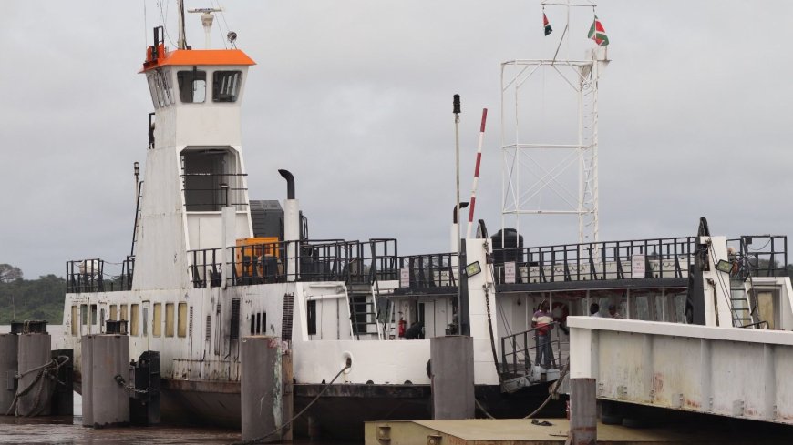 Canawaima uit de vaart: reizigers gestrand aan grens Suriname-Guyana