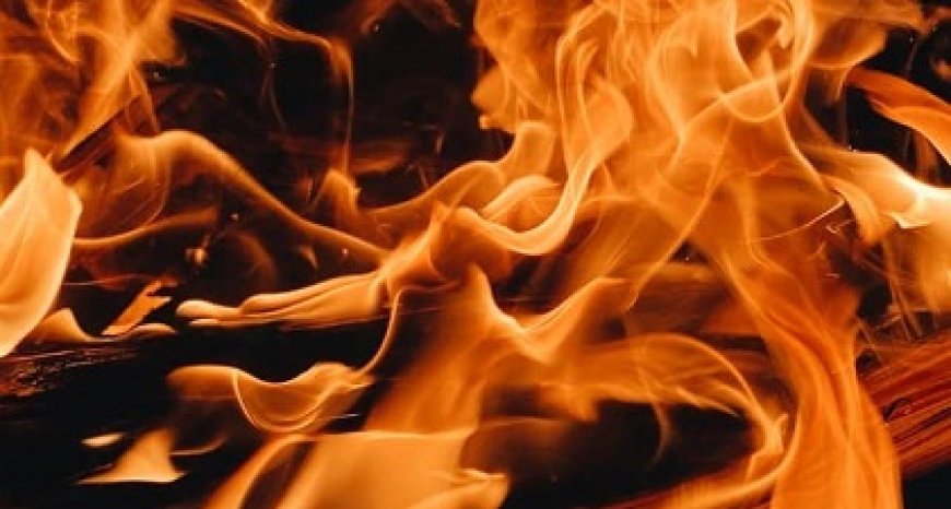 Houten woning aan Tangibaweg volledig afgebrand