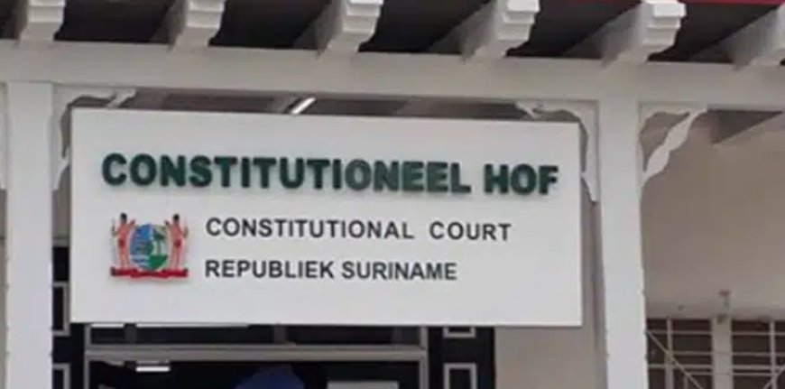 Het Constitutioneel Hof? Een papieren tijger