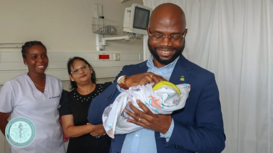 Minister Misiekaba bezoekt drieling in AZP