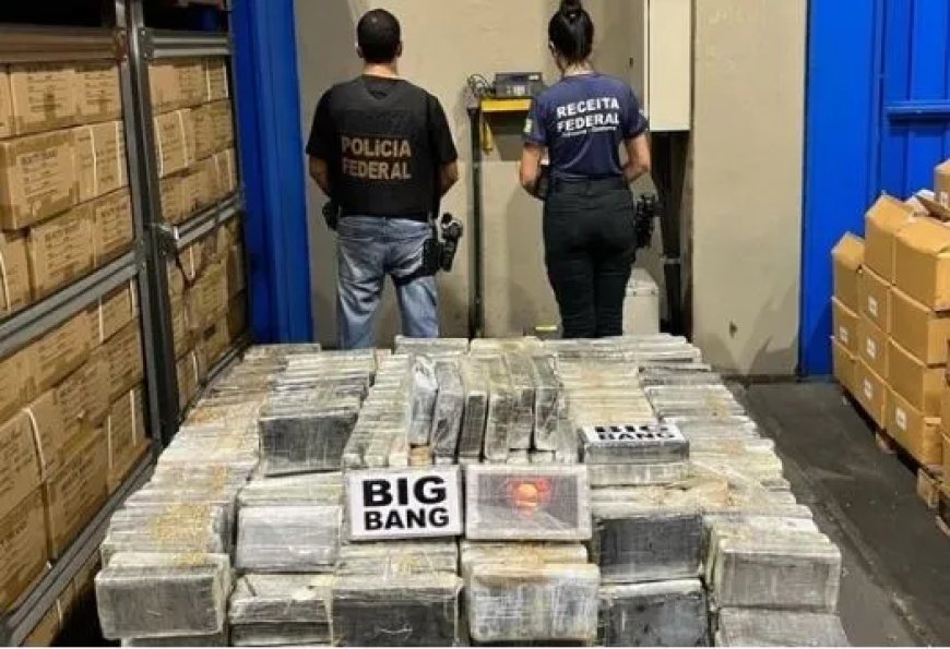 Beelden -Bijna vijf ton drugs gevonden bij grote politieacties in Brazilië