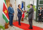 Franse ambassadeur overhandigt geloofsbrieven aan president Simons