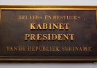 Loonsverhoging 15 procent voor regering en DNA voorlopig aangehouden