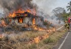 Grasvuur bereikt verlaten woning aan Monplaisirweg en richt ravage aan